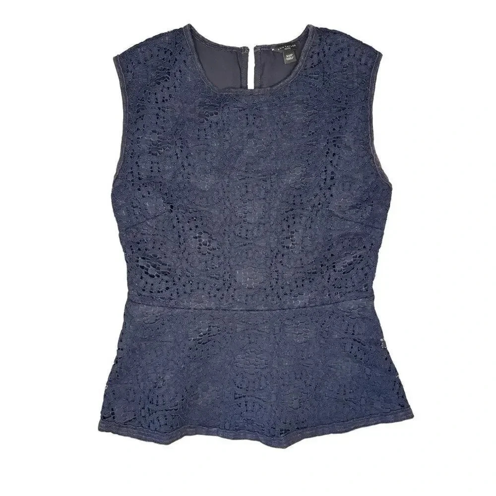 ANN TAYLOR Women's XS Petite Navy Blue Crochet Knit Sleeveless Floral Top